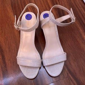 Crème Snake Print Nine West Heels
